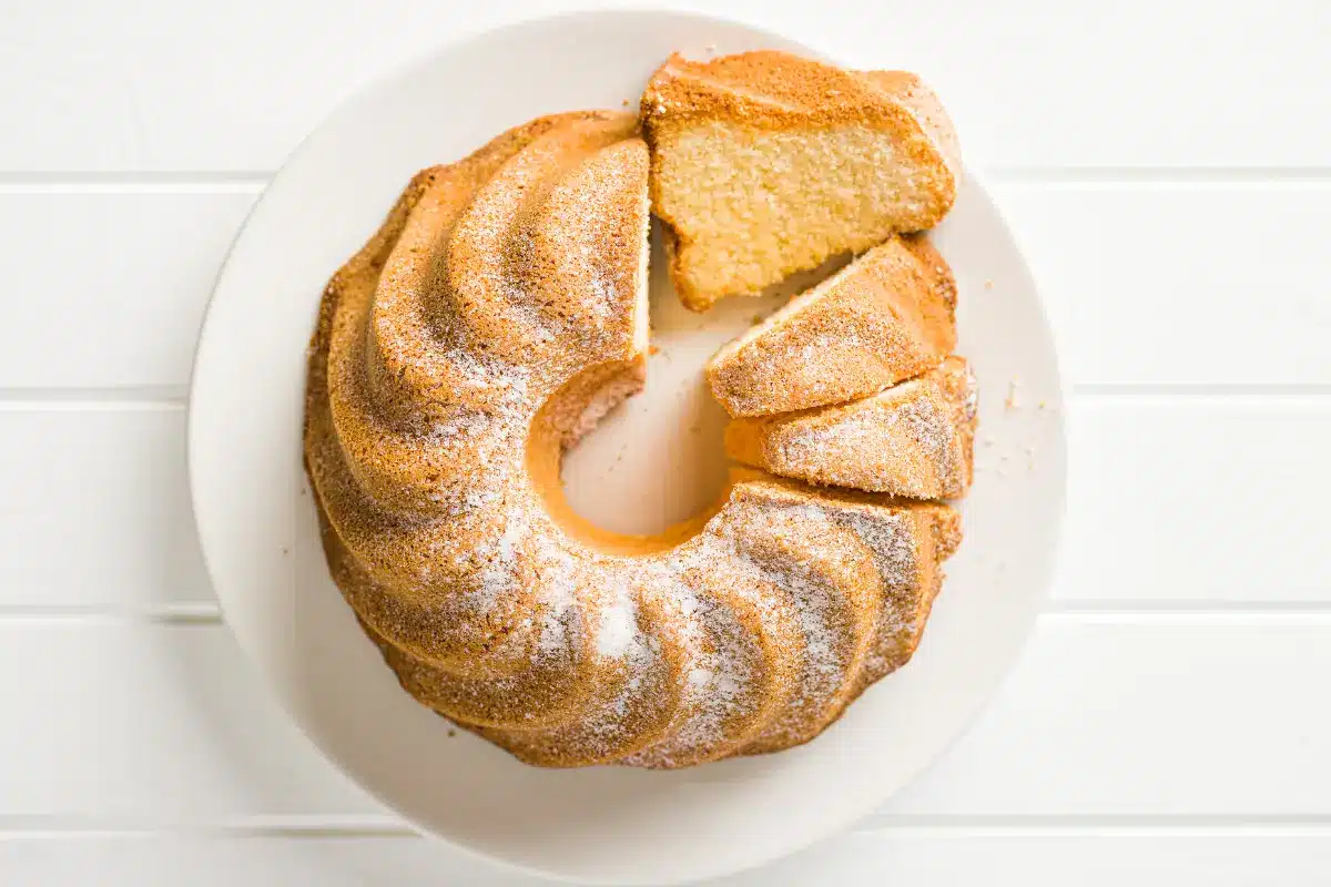 Bundt Cake vs Regular Cake: Key Differences
