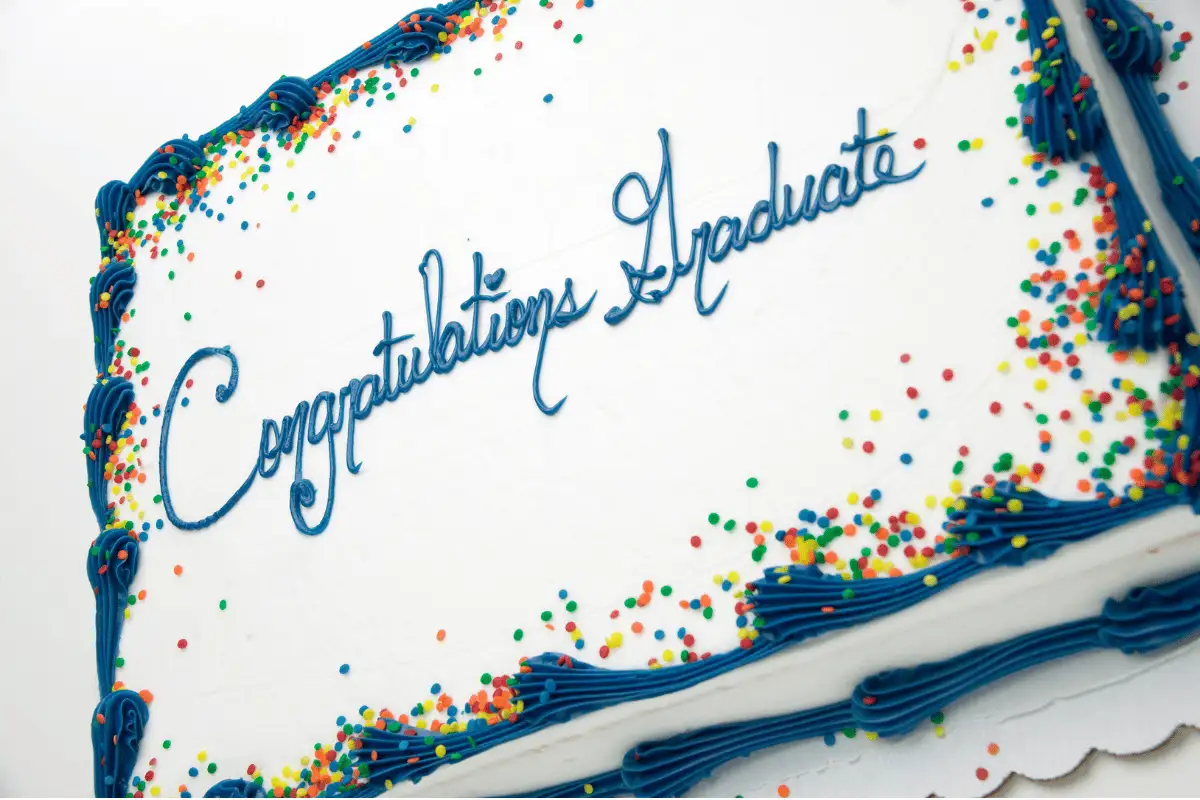 What do I write on a graduation cake?