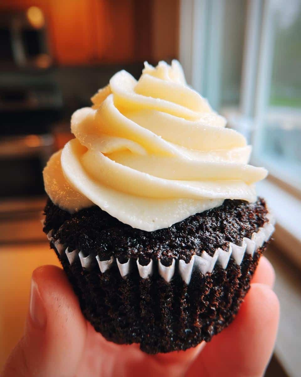 Black Velvet Cupcakes - detail 2